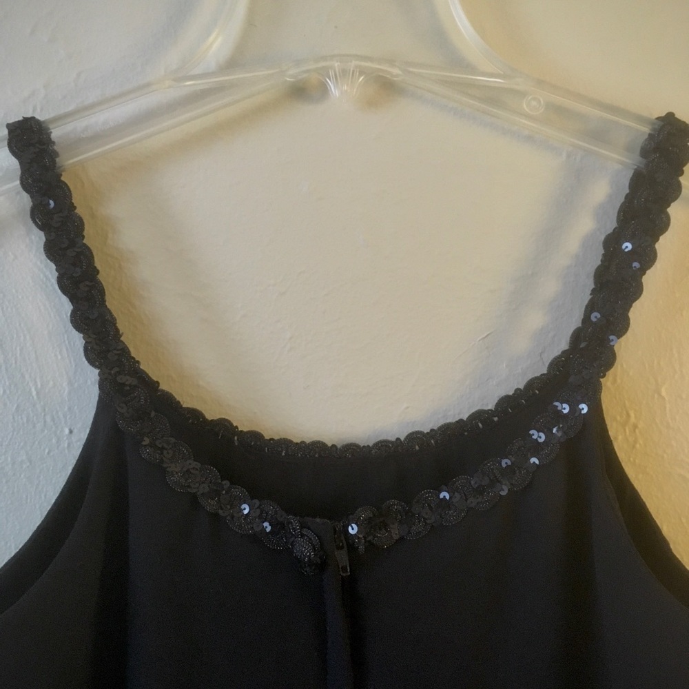 Dress - Picture 4 of 6